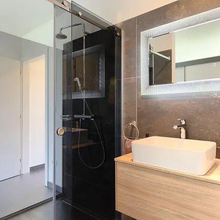Vakantiehuis Mit Pool, Grillplatz 1 Km Zum Ližnjan