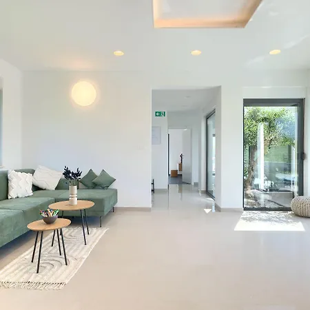 Vakantiehuis Mit Pool, Grillplatz 1 Km Zum *