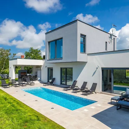 Vakantiehuis Mit Pool, Grillplatz 1 Km Zum Ližnjan