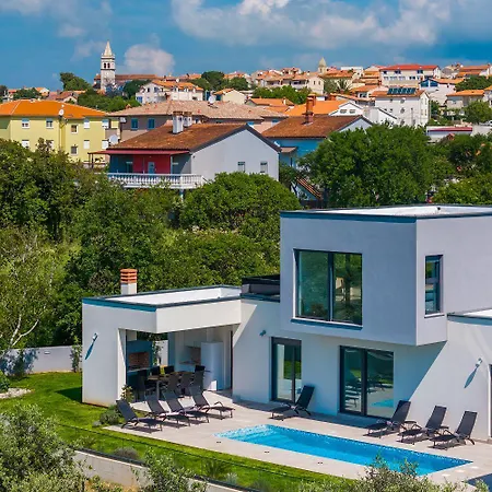 Mit Pool, Grillplatz 1 Km Zum * Ližnjan