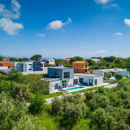 Holiday home Mit Pool, Grillplatz 1 Km Zum