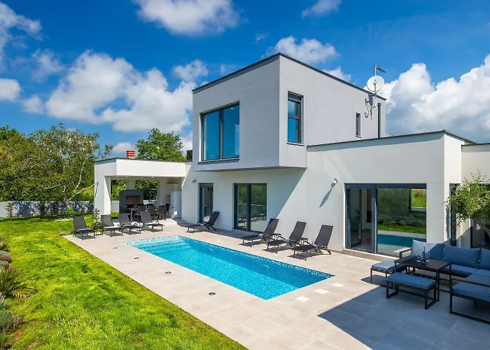 Vakantiehuis Mit Pool, Grillplatz 1 Km Zum Ližnjan