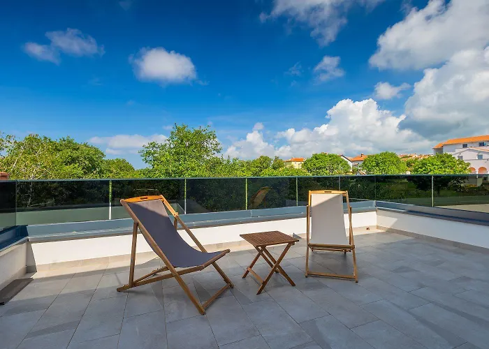 Vakantiehuis Mit Pool, Grillplatz 1 Km Zum Ližnjan