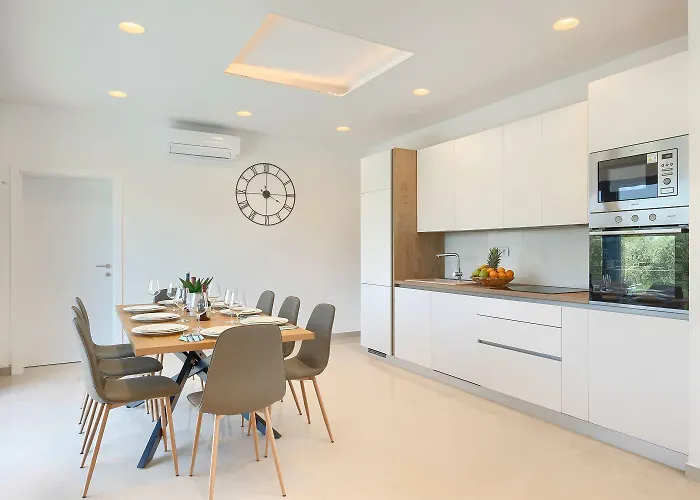 Vakantiehuis Mit Pool, Grillplatz 1 Km Zum