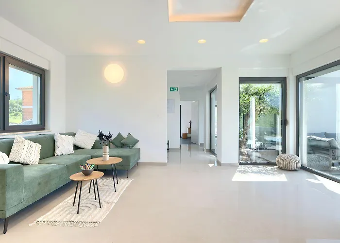 Vakantiehuis Mit Pool, Grillplatz 1 Km Zum *